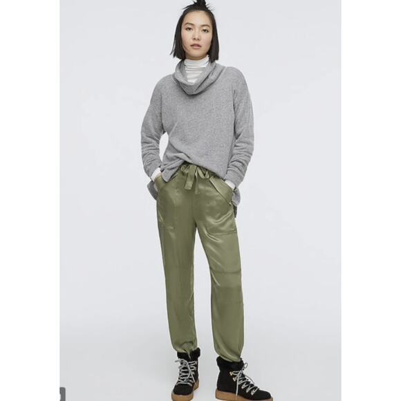 J. Crew Women's Pink Funnel Neck Fleece Sweatshirt Sweater Size Medium - Picture 7 of 7